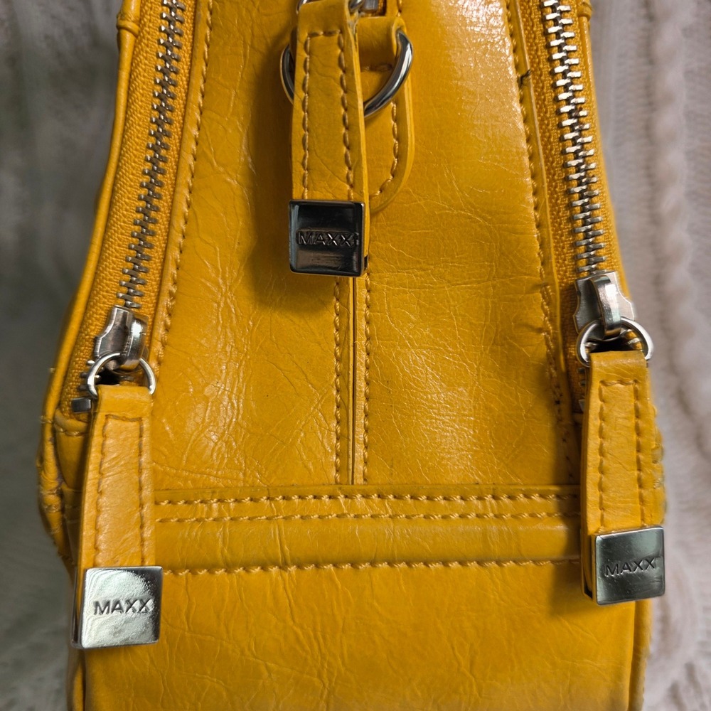 Maxx New York Large Shoulder Bag Bright Yellow‎ Faux Leather Leopard Lining - Picture 3 of 13